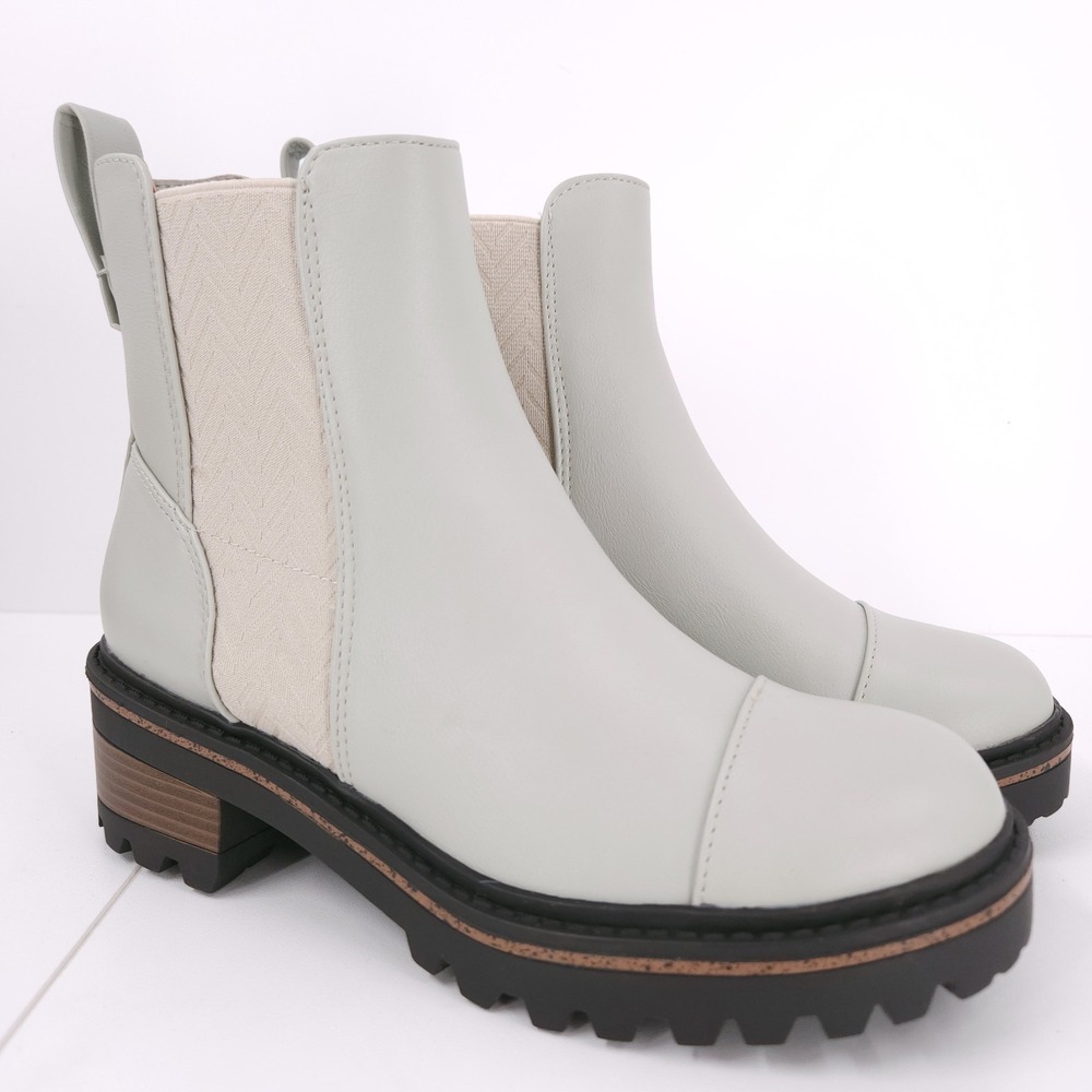 Journee Collection Mirette Grey Lug Sole Pull‎ On Winter Booties Womens Size 7